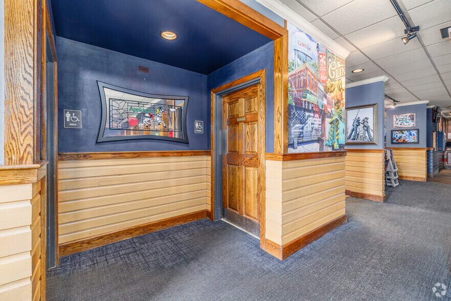 More Photos Of 700 S Kansas Ave, Clinton General Retail For Sale