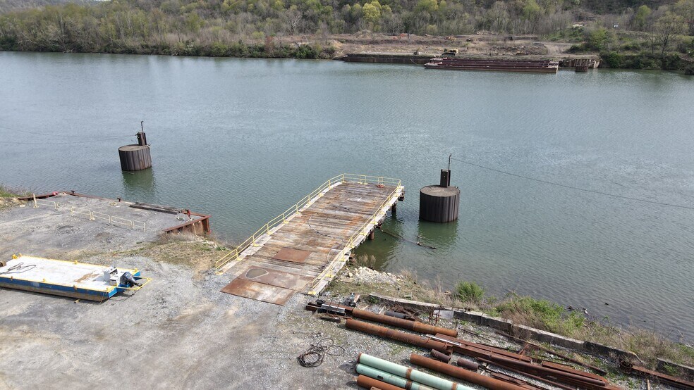 More Photos Of 810 Low Hill Rd, Brownsville Warehouse For Sale