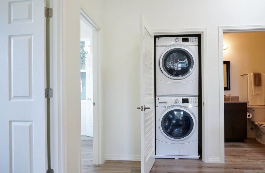 More Photos Of 1910 E Mill Plain Blvd, Vancouver Apartments For Sale