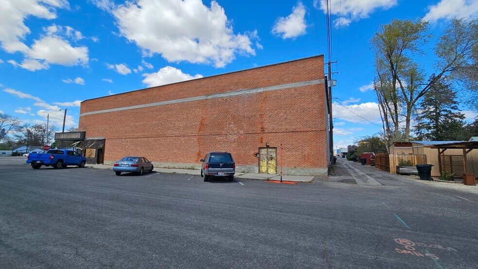 More Photos Of 546 Main St, Gooding Storefront For Sale