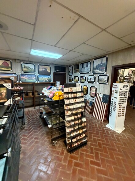 More Photos Of 2857-2867 Lincoln Hwy, Ronks Storefront Retail Residential For Sale