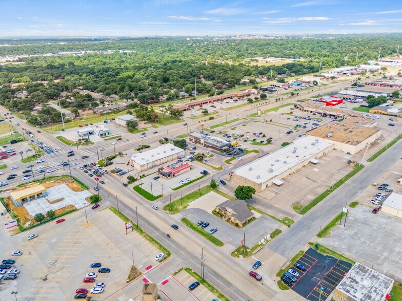 More Photos Of 2401 W Pioneer Pky, Pantego Unknown For Lease