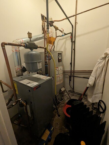 More Photos Of 286 MARTIN LUTHER KING JR Dr, Jersey City Storefront Retail Residential For Sale