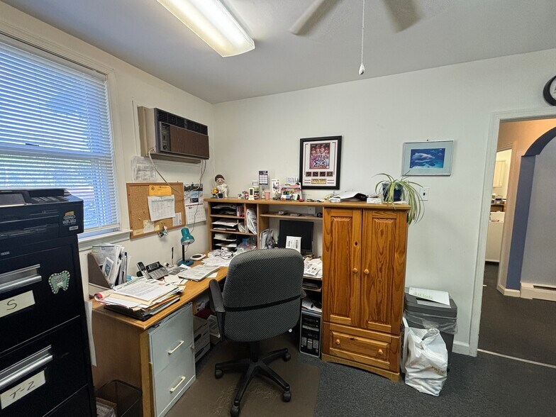 More Photos Of 1201 Easton Rd, Roslyn Office For Sale