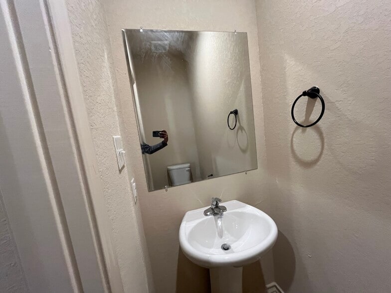 More Photos Of 7002 Donovan Way, San Antonio Apartments For Sale