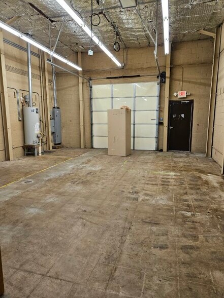 More Photos Of 215 E Randolph Ave, Enid Storefront For Lease