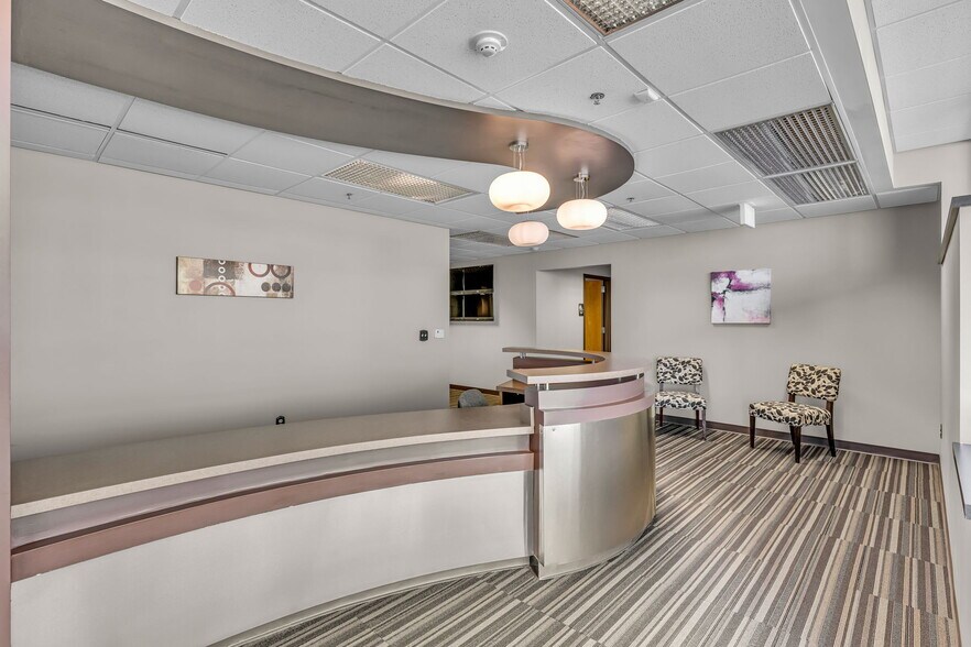 More Photos Of 400 SE Jefferson St, Topeka Flex For Sale