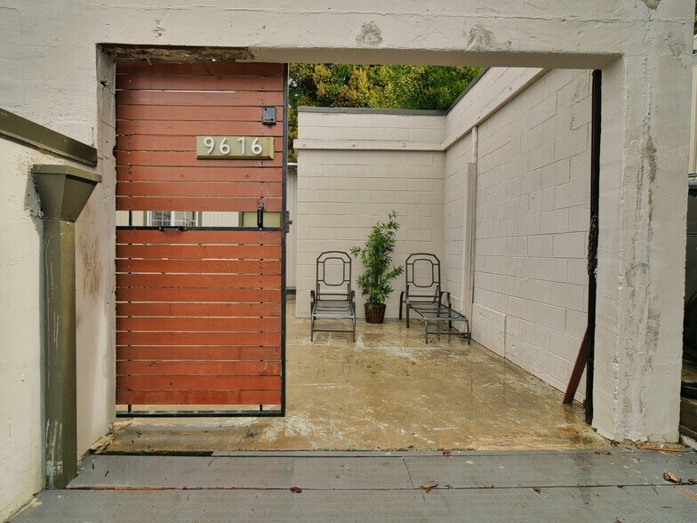 More Photos Of 9614-9616 MacArthur Blvd, Oakland Religious Facility For Lease