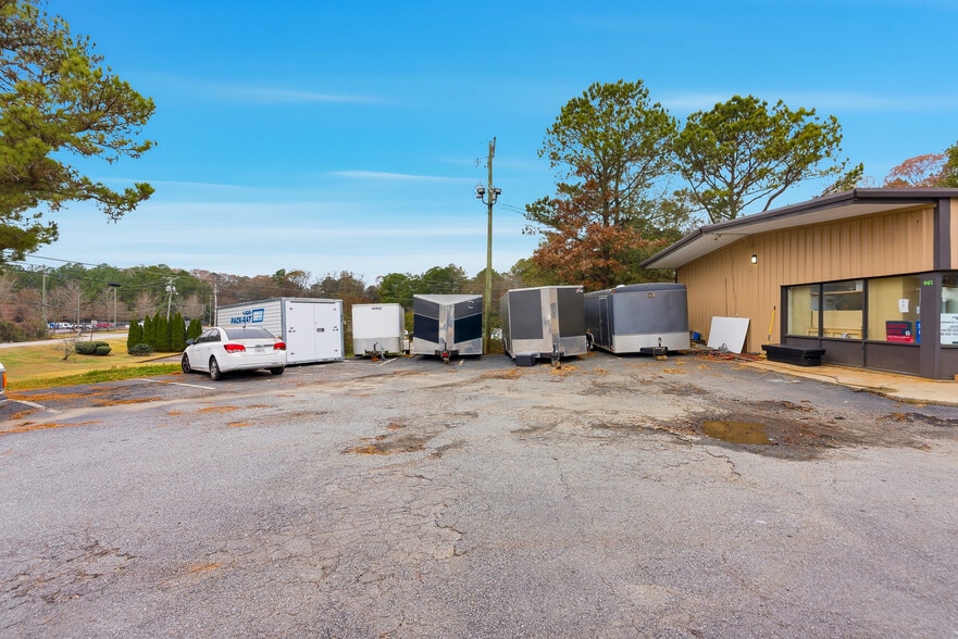 More Photos Of 961 Shallowford Rd NE, Kennesaw Warehouse For Sale