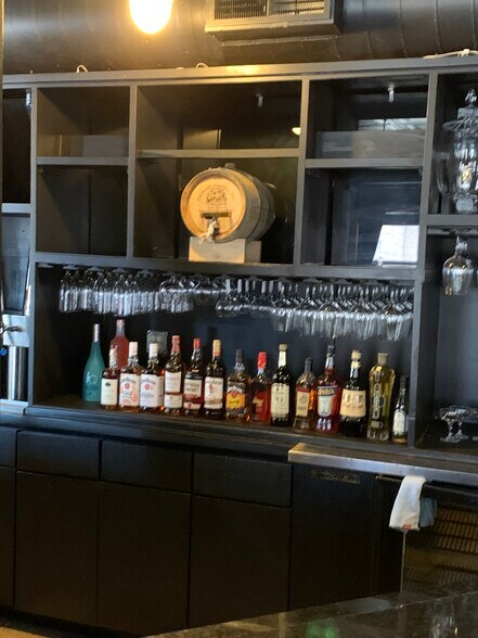 More Photos Of 307 N Broadway, Green Bay Restaurant For Sale