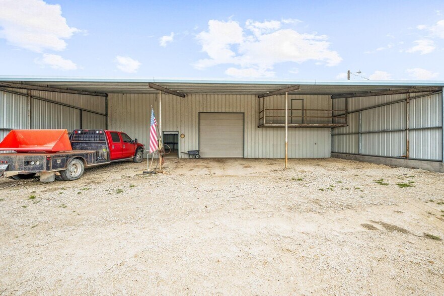 More Photos Of 7517 Us Highway 67, Stephenville Light Distribution For Sale