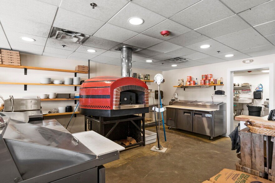 More Photos Of 8 Somersworth Plz, Somersworth Storefront For Sale