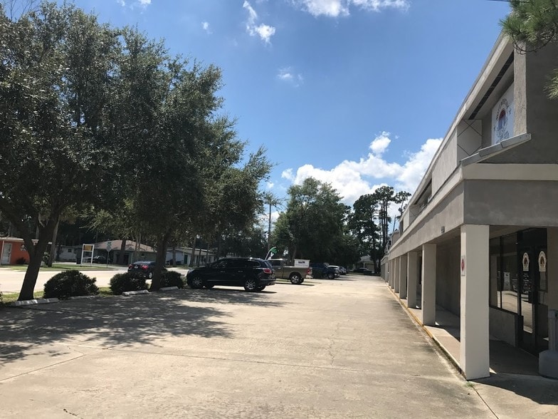 More Photos Of 4400 S Hopkins Ave, Titusville Showroom For Sale