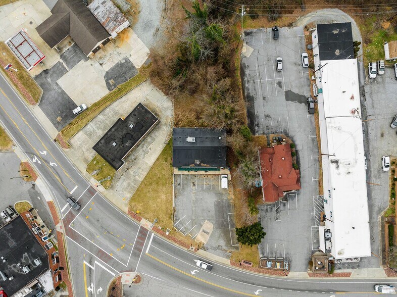 More Photos Of 109 E Main St, Jamestown Freestanding For Sale