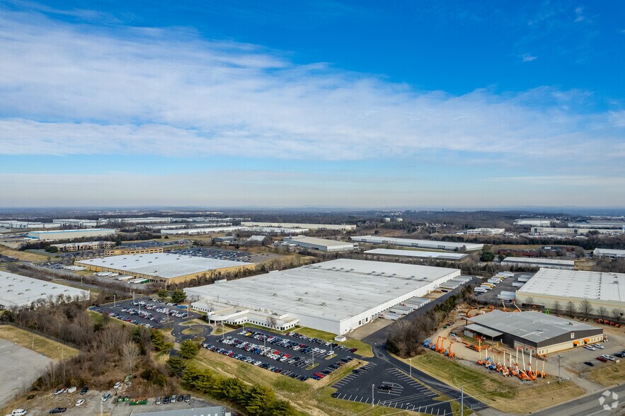 More Photos Of 1 Walden Books Dr, La Vergne Distribution For Lease