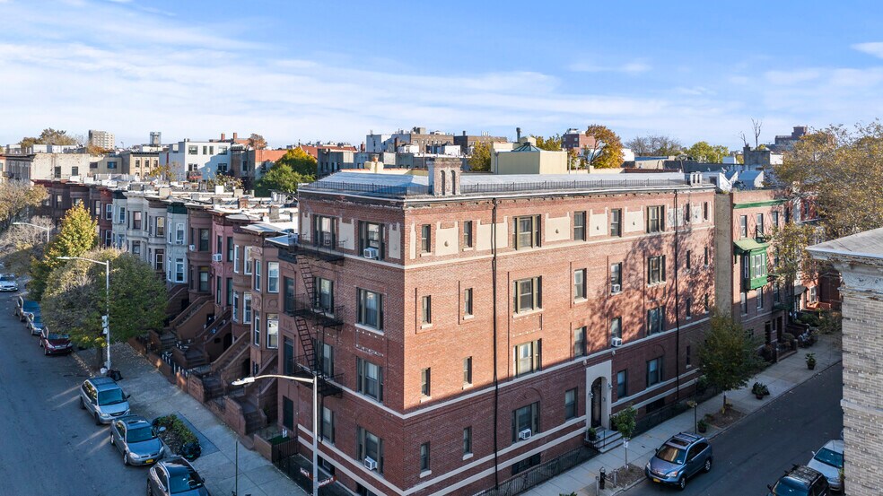 More Photos Of 29 Hampton Pl, Brooklyn Apartments For Sale