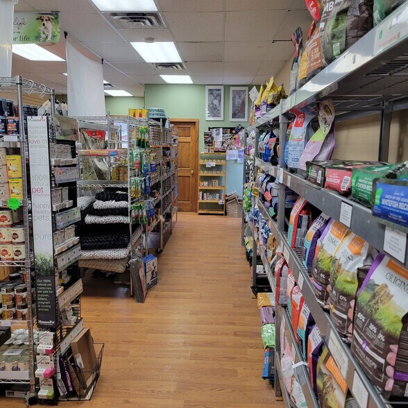 More Photos Of 609 Route 208, Gardiner General Retail For Sale