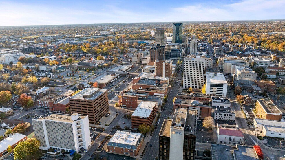 More Photos Of 300 E Main St, Lexington Office For Sale