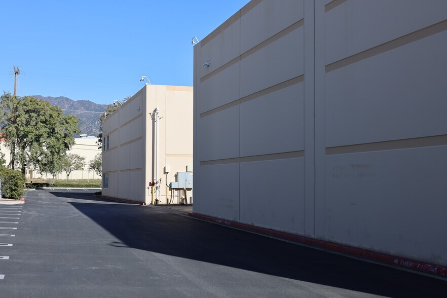 More Photos Of 15823 W Monte St, Sylmar Distribution For Lease