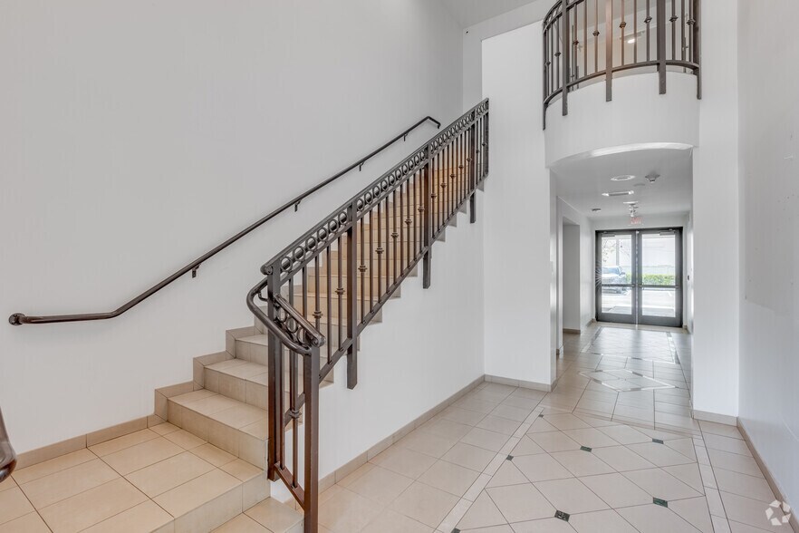 More Photos Of 6900 SW 80th St, Miami Medical For Sale