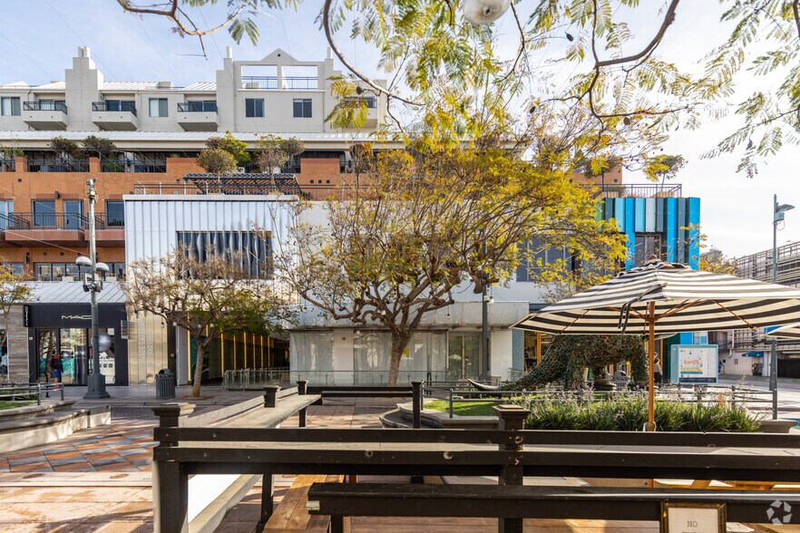 More Photos Of 1451-1457 3rd Street Promenade, Santa Monica Loft Creative Space For Lease