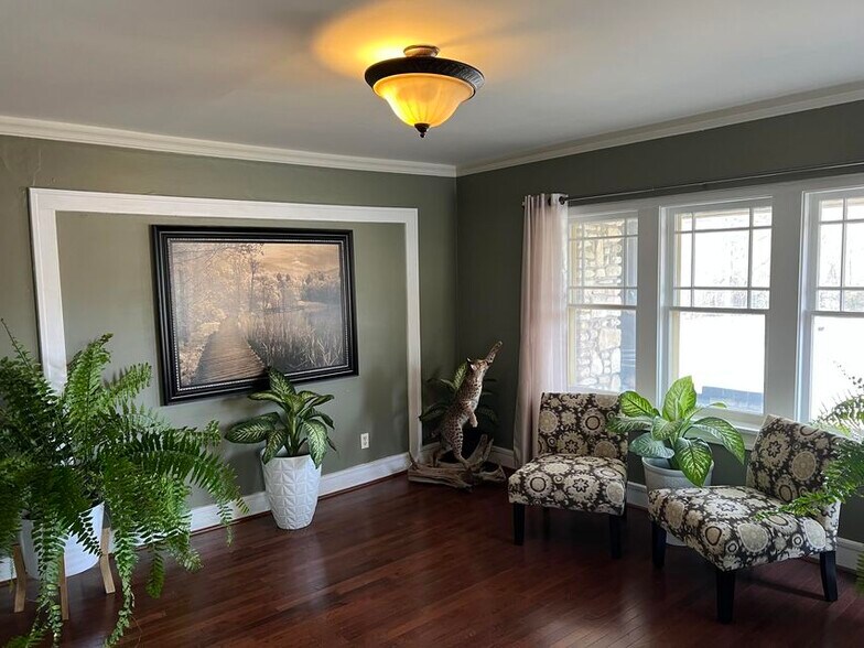 More Photos Of 1405 S Business Highway 65, Hollister Office Residential For Sale