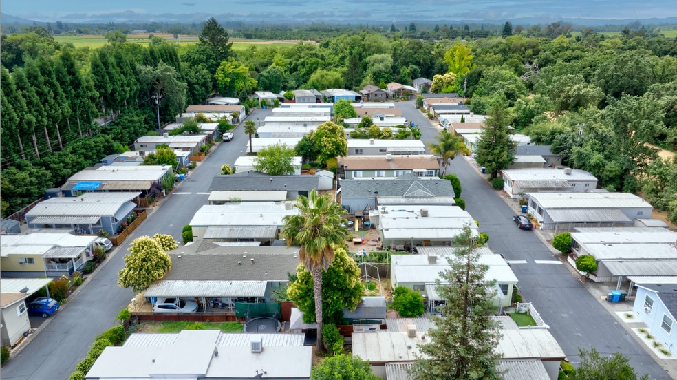More Photos Of 5250 Whispering Creek Dr, Santa Rosa Manufactured Housing Mobile Home Park For Sale