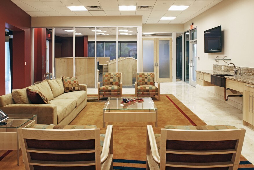 More Photos Of 8742 E Via de Commercio, Scottsdale Loft Creative Space For Lease