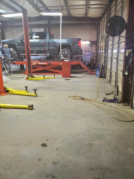 More Photos Of 8345 NC 27 W, Lillington Auto Repair For Sale