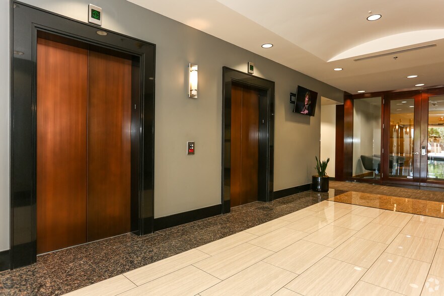 More Photos Of 7702 E Doubletree Ranch Rd, Scottsdale Office For Lease