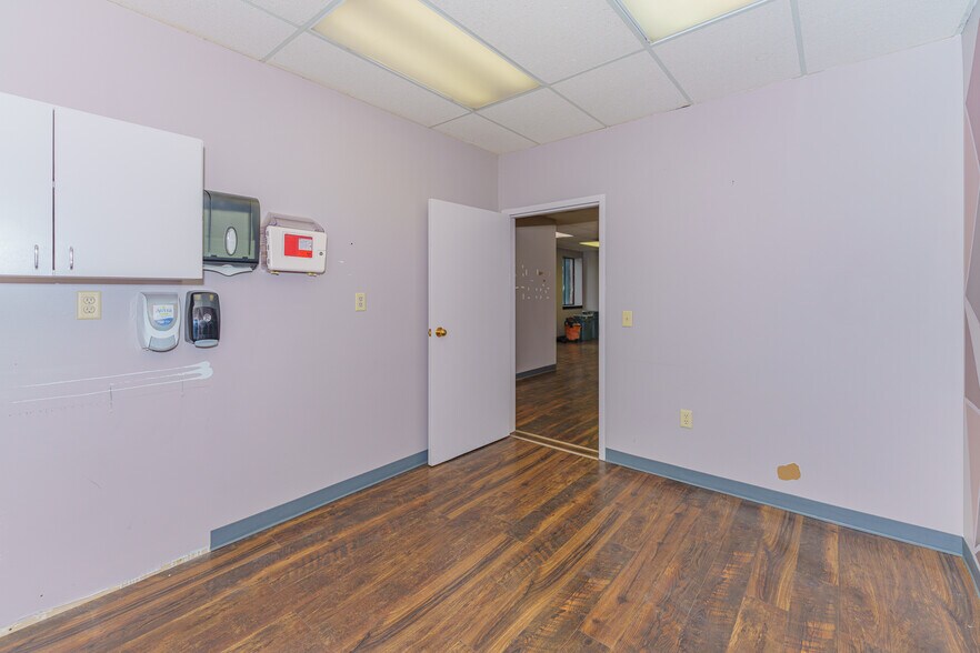 More Photos Of 961-963 State Route 146, Clifton Park Medical For Lease