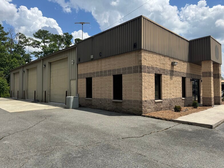 More Photos Of 4354 Valnorth Dr, Valdosta Warehouse For Lease