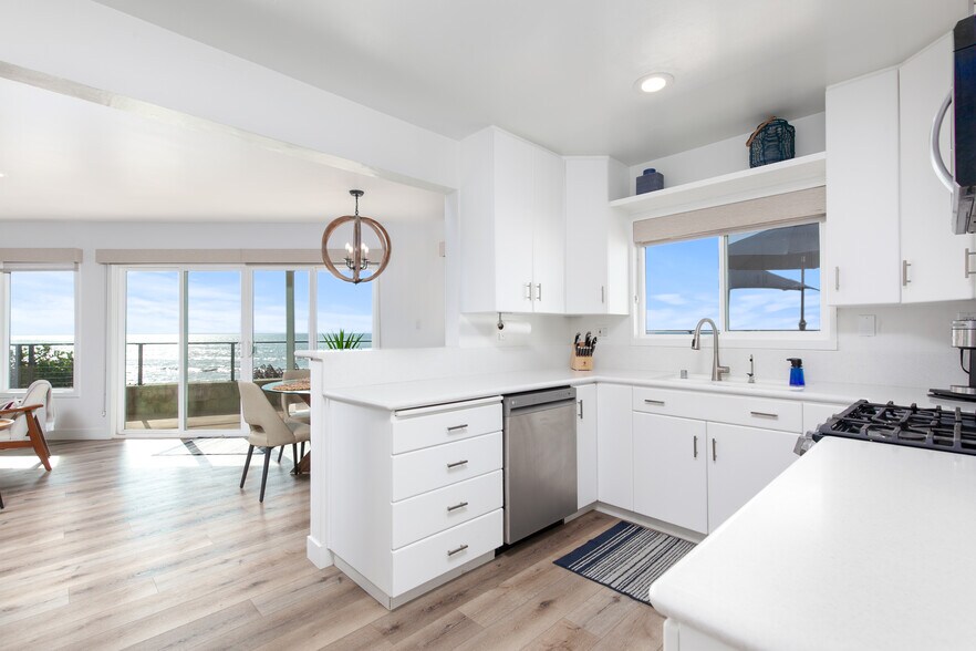 More Photos Of 1476-80 Pescadero Dr, San Diego Apartments For Sale