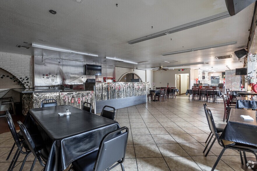 More Photos Of 114 E 11th St, Perris Restaurant For Lease
