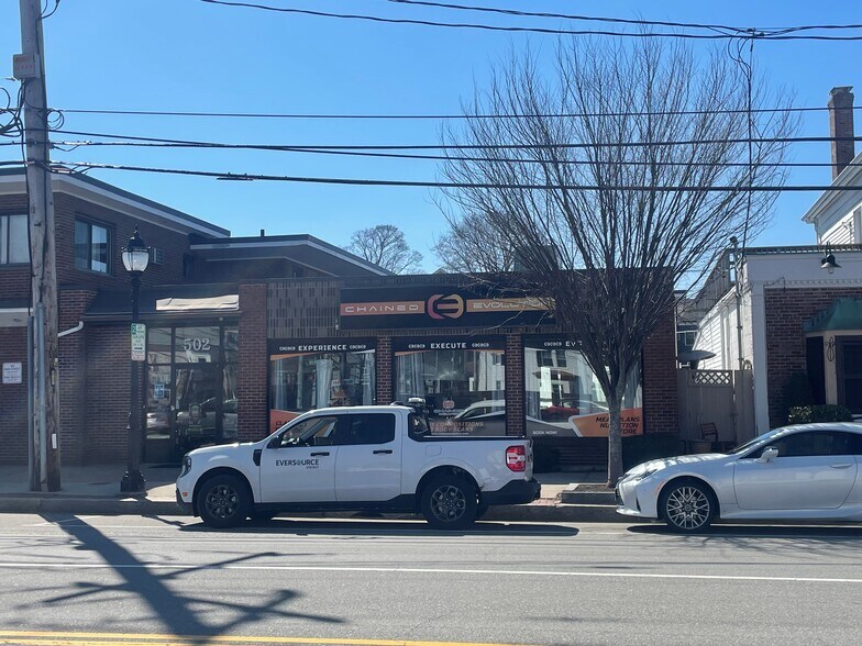 More Photos Of 500-502 Main St, Waltham Storefront Retail Residential For Lease