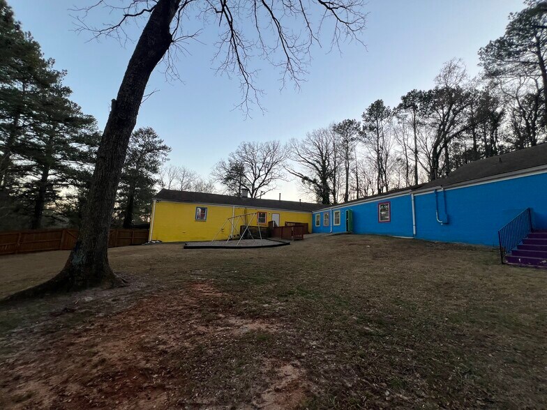 More Photos Of 2605 Campbellton Rd SW, Atlanta Daycare Center For Sale