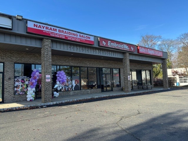 More Photos Of 27 N Middletown Rd, Nanuet Freestanding For Lease