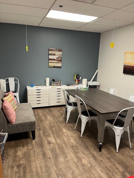 More Photos Of 2600 Warrenville Rd, Downers Grove Office For Lease