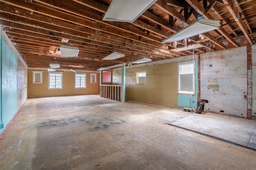 More Photos Of 213-215 N Coast Hwy 101, Oceanside Storefront Retail Office For Sale