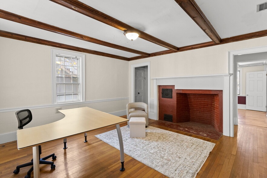 More Photos Of 80 Lafayette Rd, Hampton Falls Freestanding For Sale