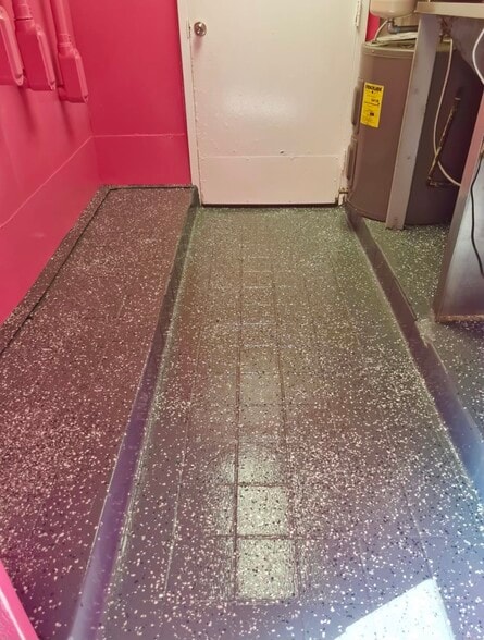 More Photos Of 2423 Commercial Ave, San Antonio Fast Food For Lease