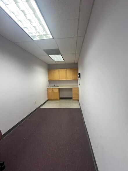 More Photos Of 128 Radio Circle Dr, Mount Kisco Flex For Sale