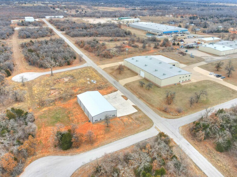 More Photos Of 1736 Red Oak Lane, Guthrie Warehouse For Lease