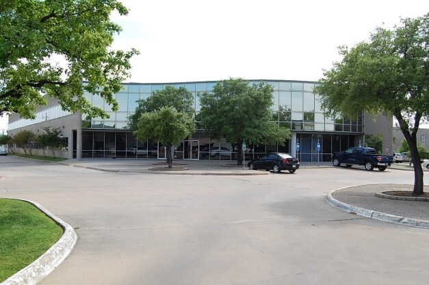 More Photos Of 2607 Walnut Hill Ln, Dallas Office For Lease