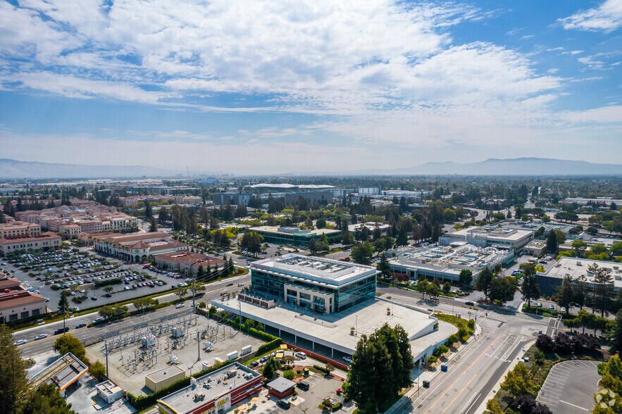 More Photos Of 3303 Scott Blvd, Santa Clara Office For Lease