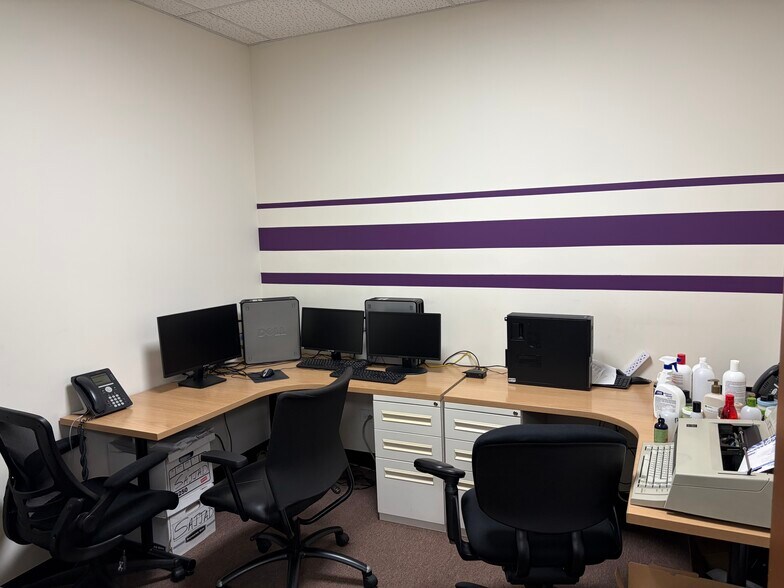 More Photos Of 14800 McKinley Ave, Posen Warehouse For Lease