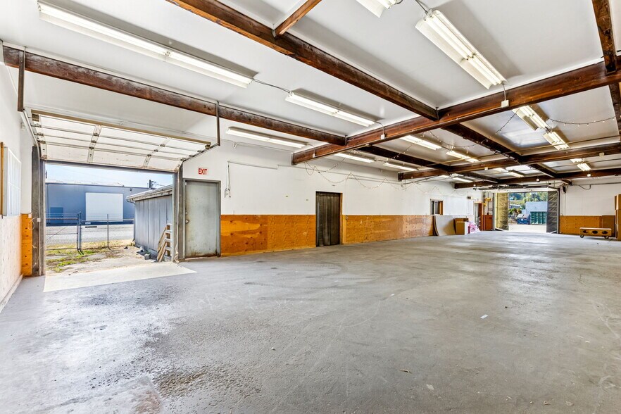 More Photos Of 401 S Webster St, Seattle Warehouse For Sale