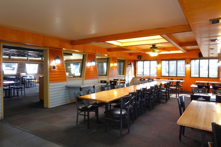 More Photos Of 1555 E Main St, Galesburg Fast Food For Lease