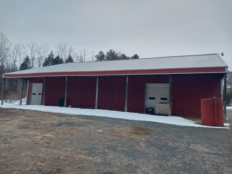 More Photos Of 524 Main St S, Woodbury Garden Center For Lease