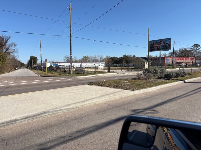 More Photos Of 9636 Airline Rd, Houston Industrial For Sale